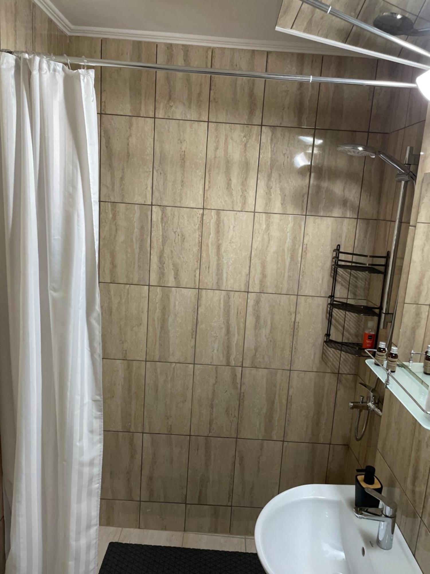 Central Studio Lcs Hunedoara Ngoại thất bức ảnh