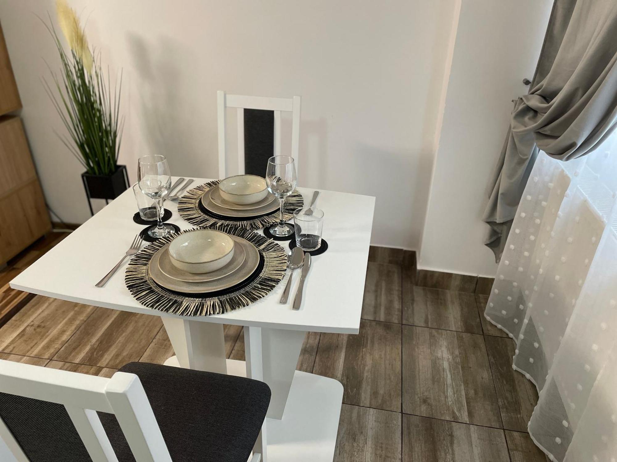 Central Studio Lcs Hunedoara Ngoại thất bức ảnh